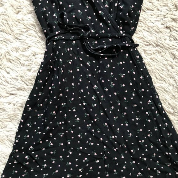 Brandy Mellville - Robbie Wrap Dress | Navy Ditsy Floral | X Small | Juniors 3 - Picture 16 of 16